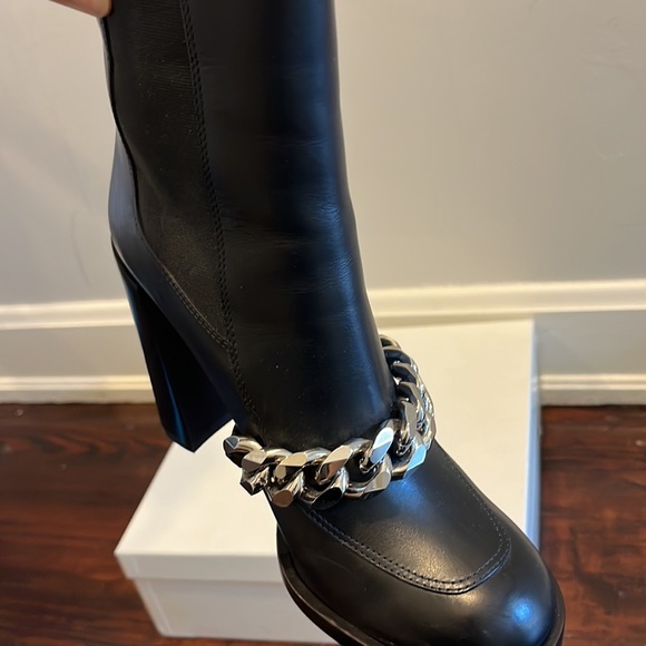 Givenchy Chain Chelsea Boot size 40 - Picture 2 of 3